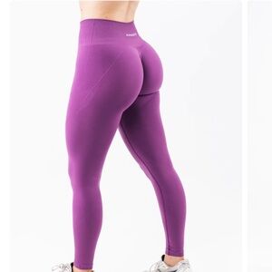 Alphalete Women's Vibrant Purple Leggings